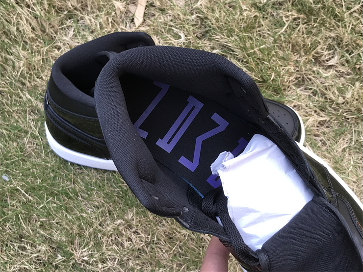 Air Jordan 1 Mid Slam Dunk