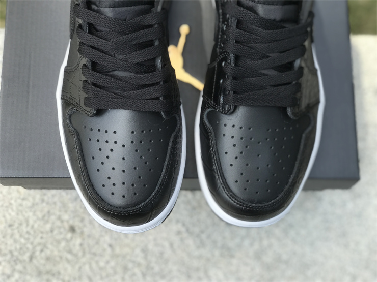 Air Jordan 1 Low Golf “Black Croc”