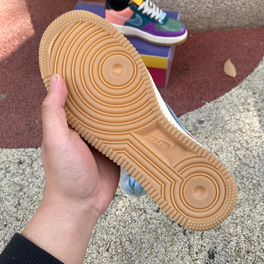 Nike Air Force 1 Low SP x Undefeated Air Force Patent Leather Purple Powder