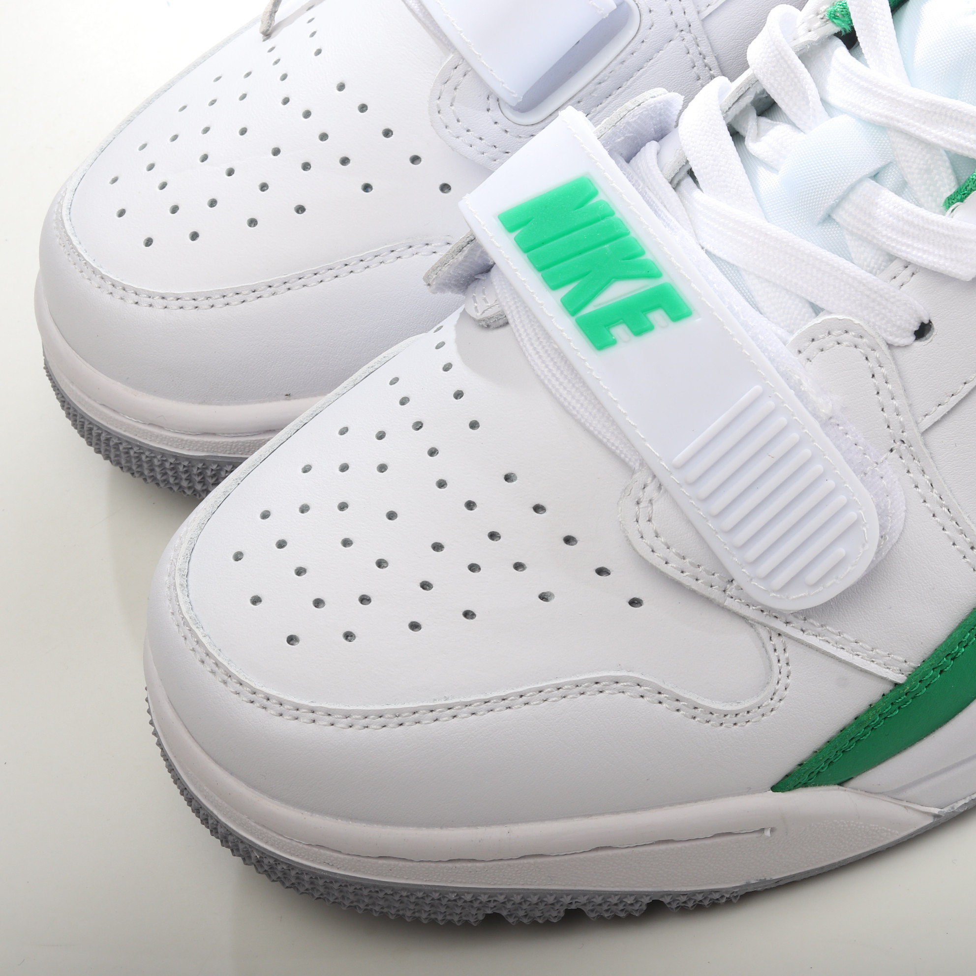 Air Jordan Legacy 312 low White Black Green