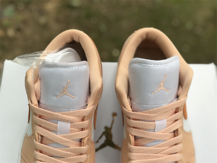 Air Jordan 1 Low sunset misty yellow