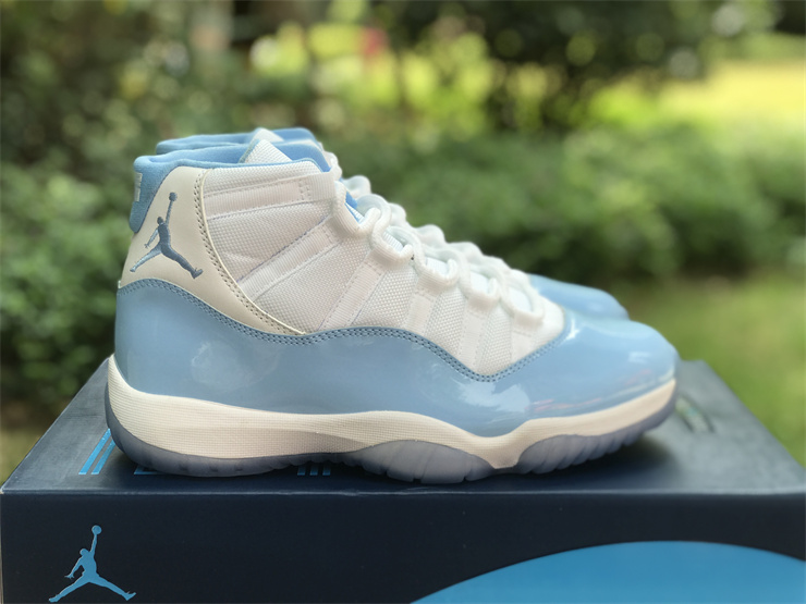 Air Jordan 11 White and blue