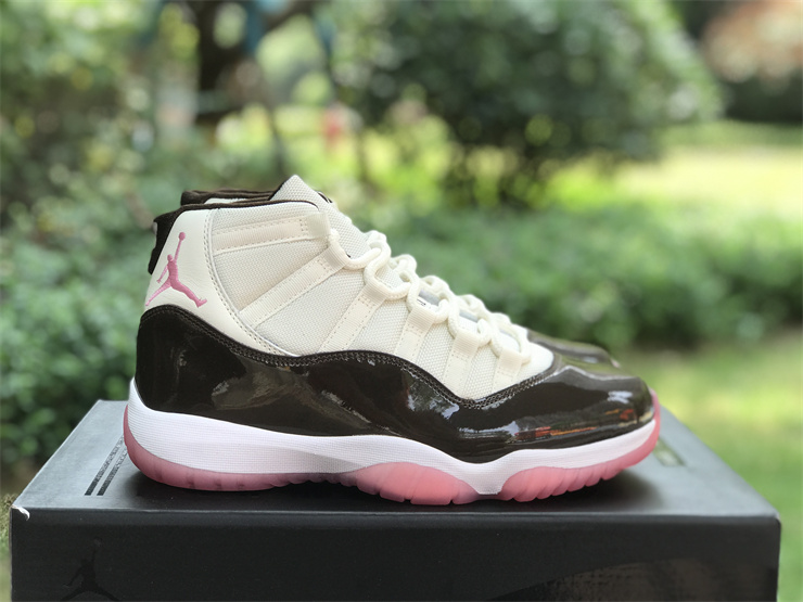 Air Jordan 11 White Black Pink