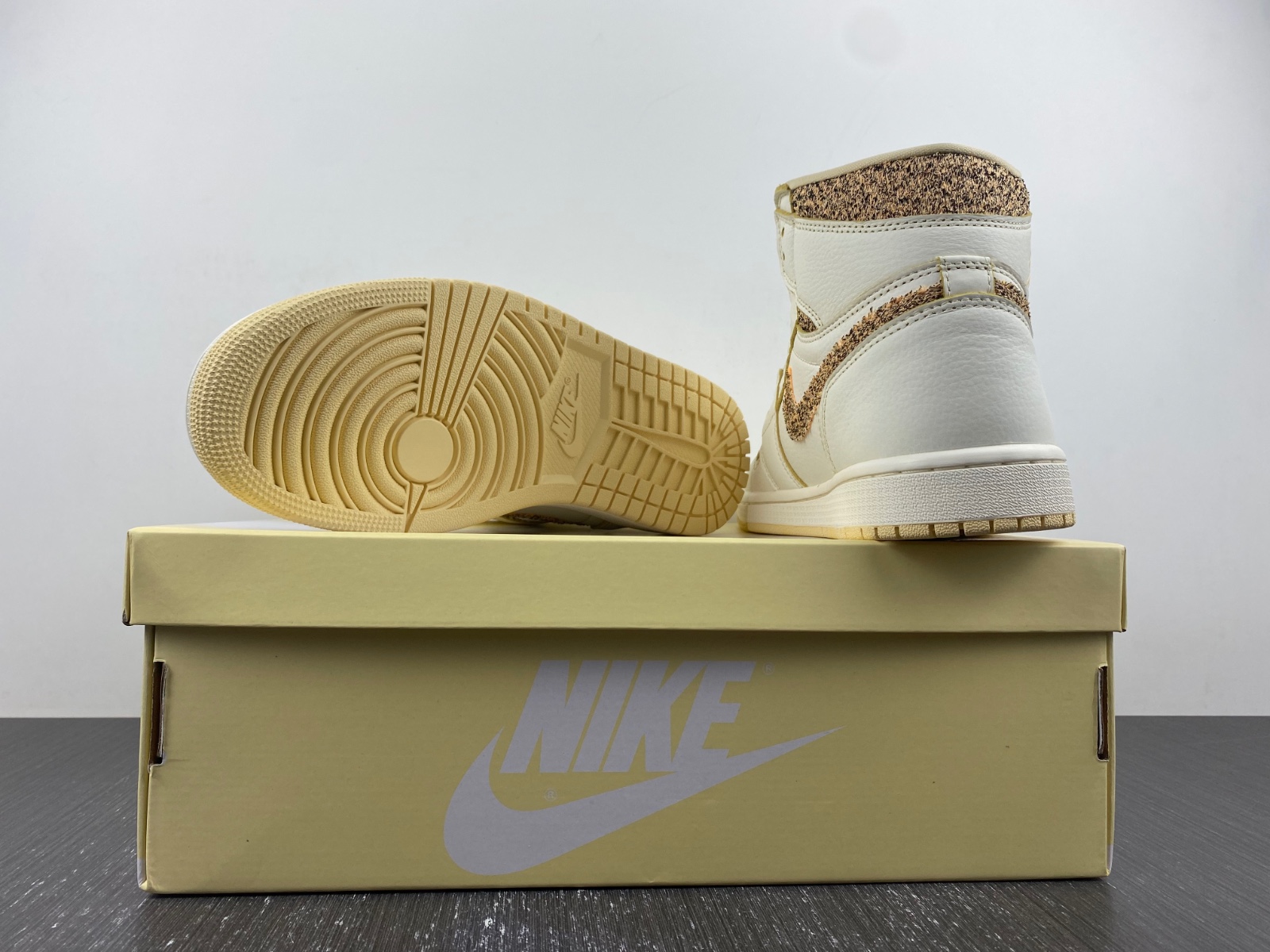 Air Jordan 1 High OG “Vibrations of Naija”