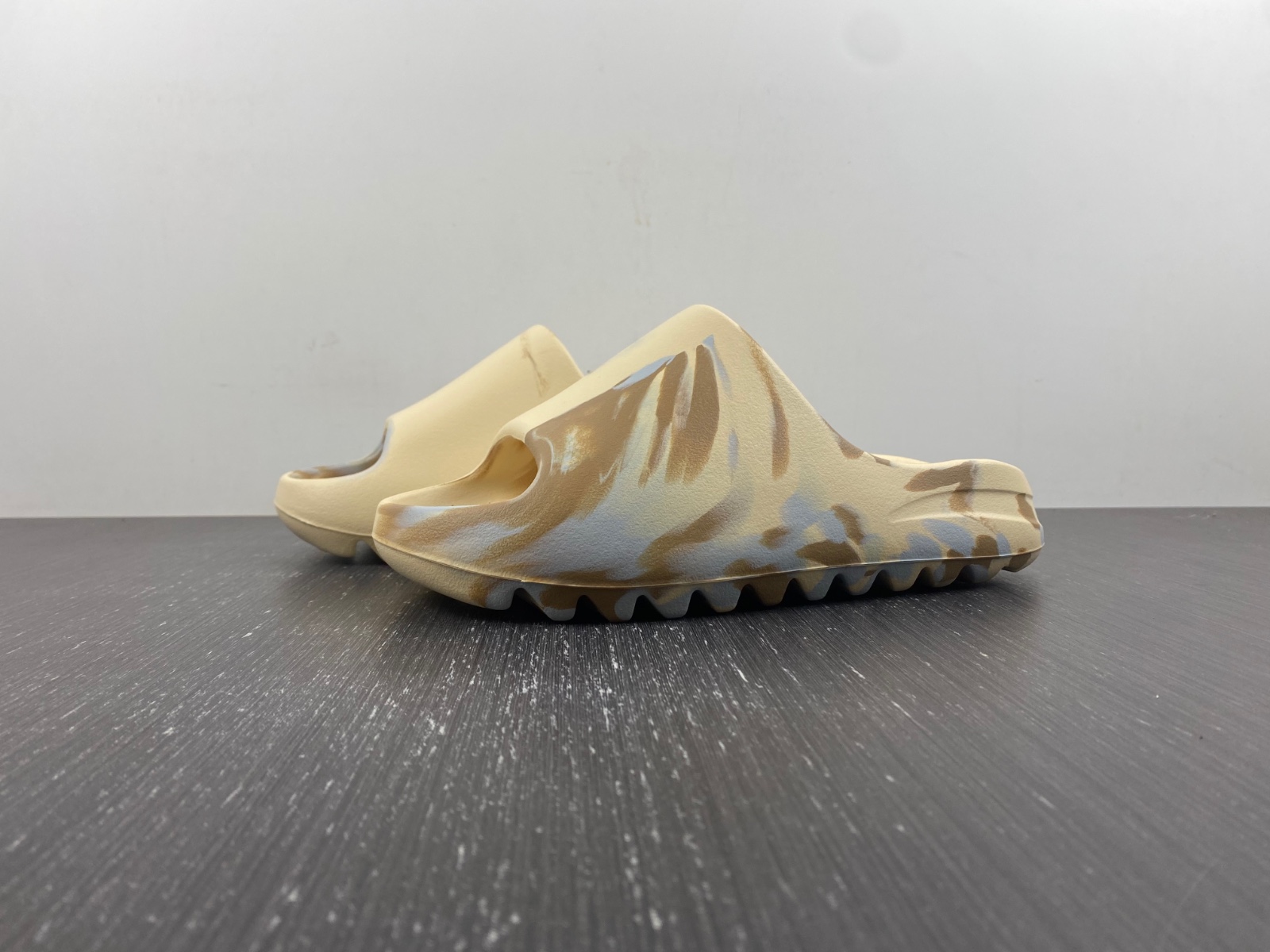 YEEZY SLIDE Yellow camo，GW1932