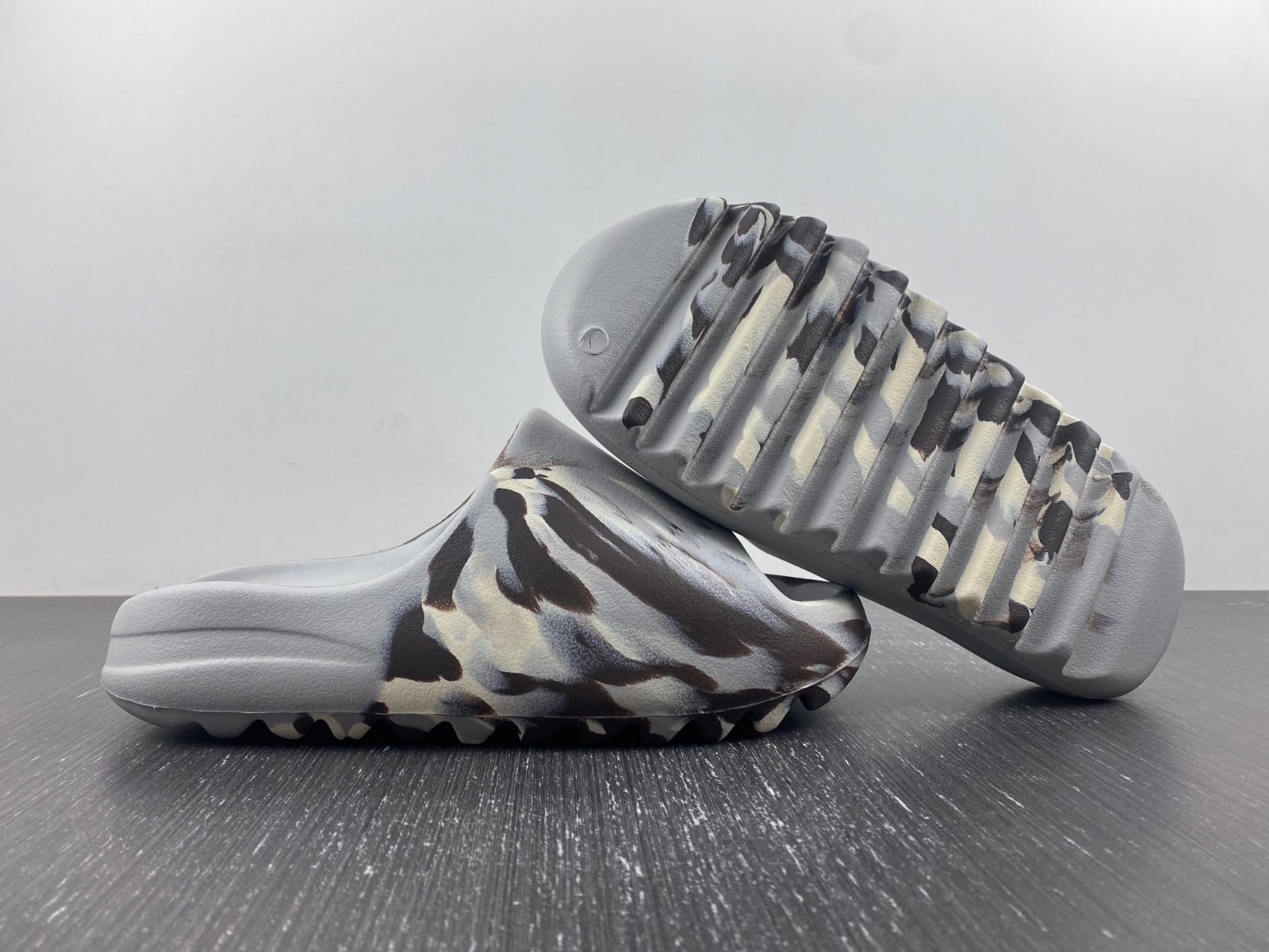 YEEZY SLIDE Grey camo，GZ5553