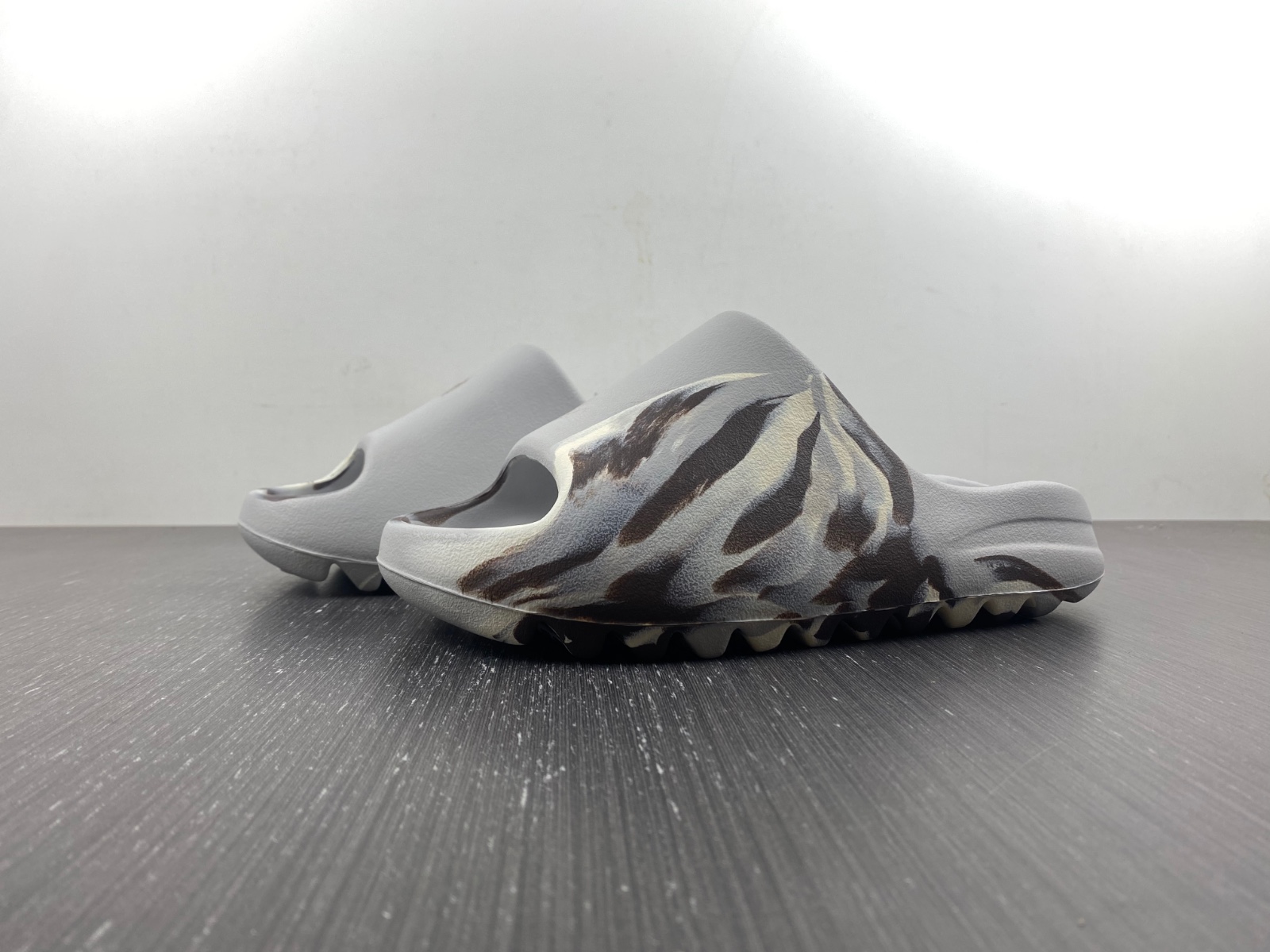 YEEZY SLIDE Grey camo，GZ5553