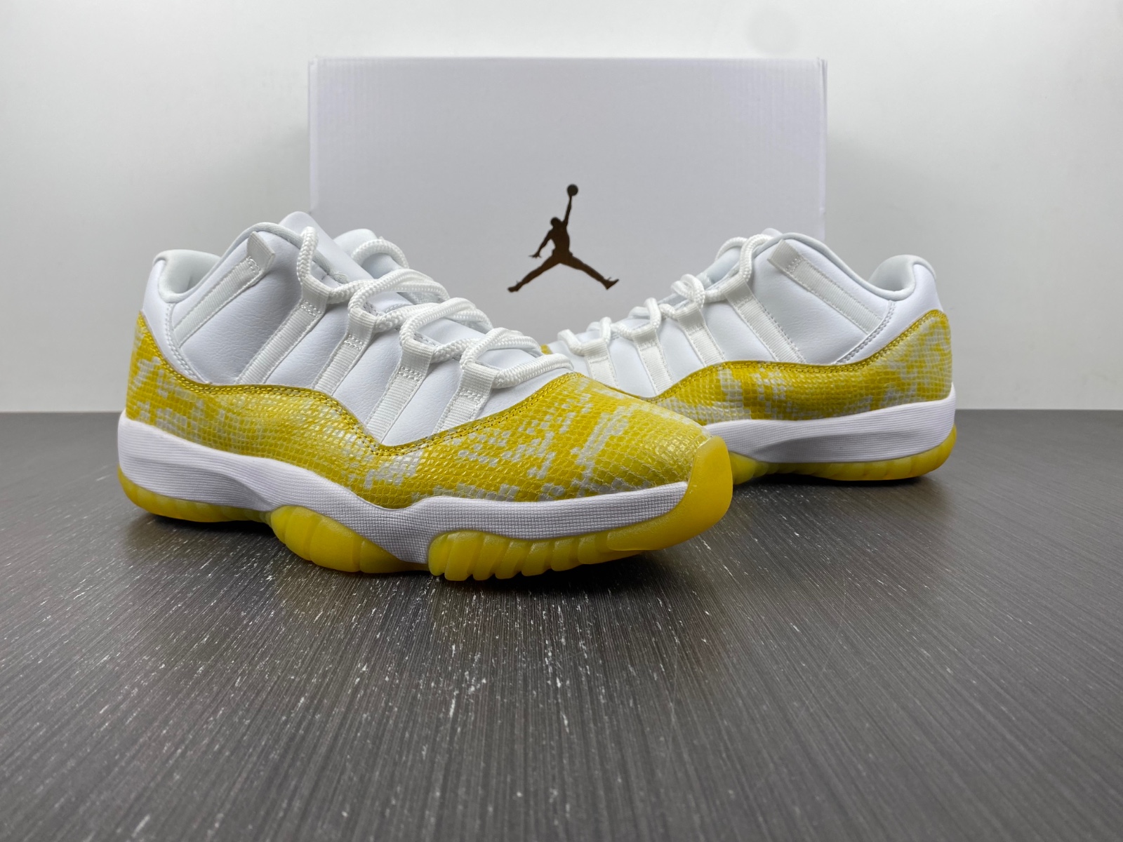Air Jordan 11 Low WMNS “Yellow Snakeskin”