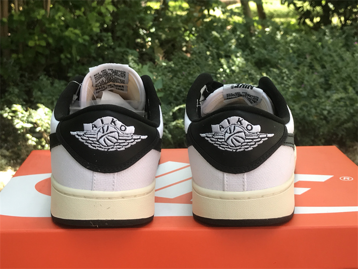 Air Jordan 1 KO Low black and white