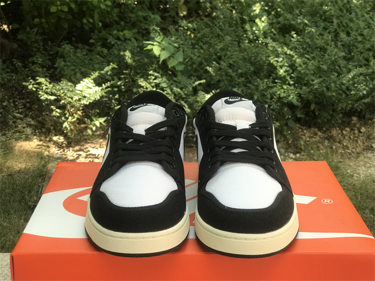 Air Jordan 1 KO Low black and white