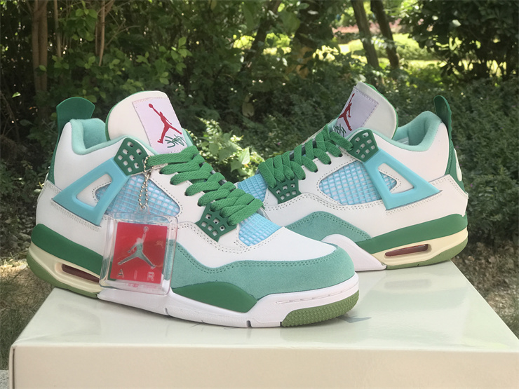 Air Jordan 4 PE SB White grass green
