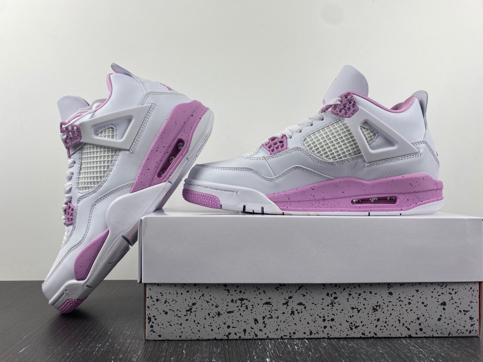 Air Jordan 4 White Pink Oreos