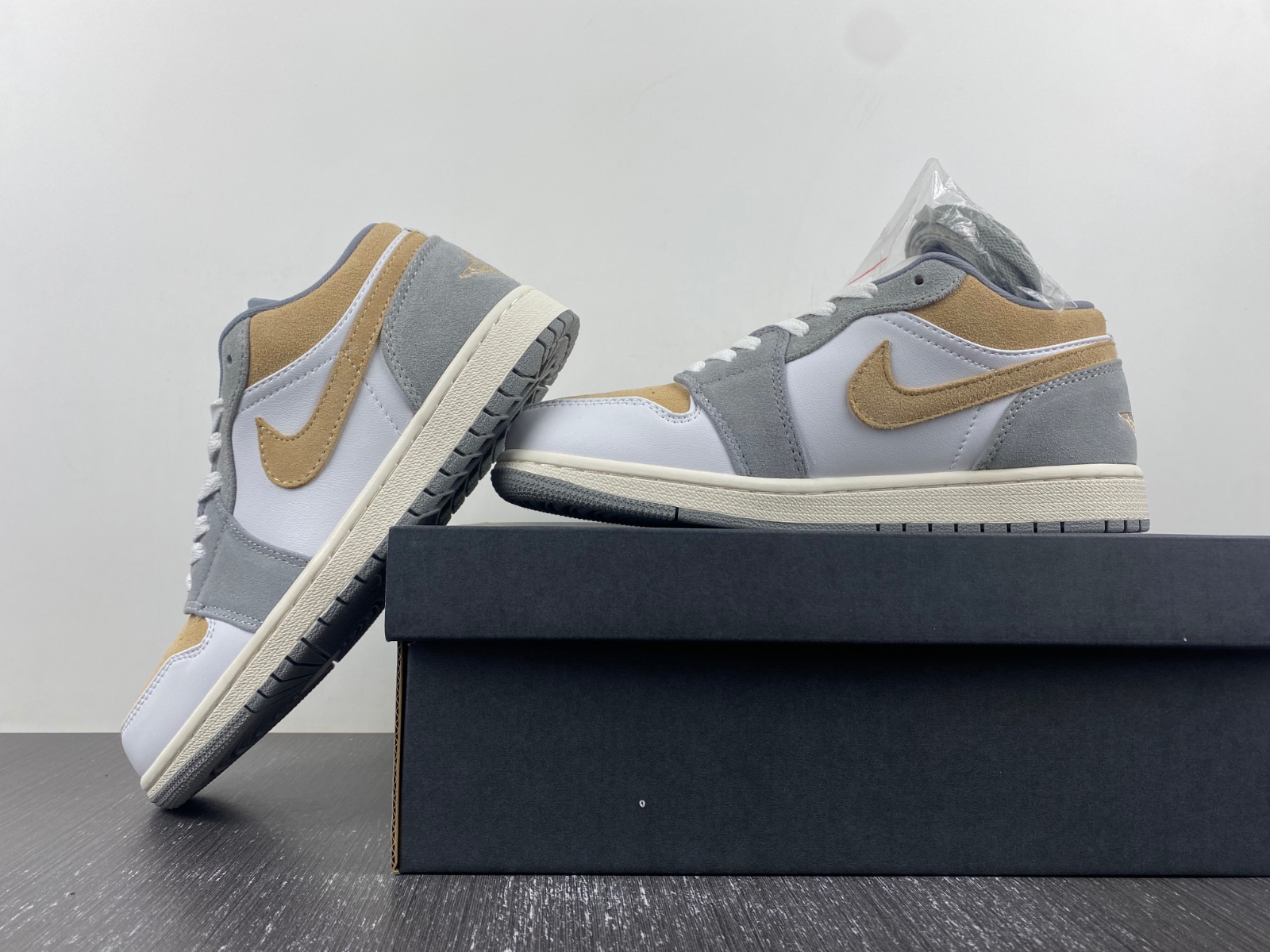 Air Jordan 1 Low AJ1 White gray-brown low top