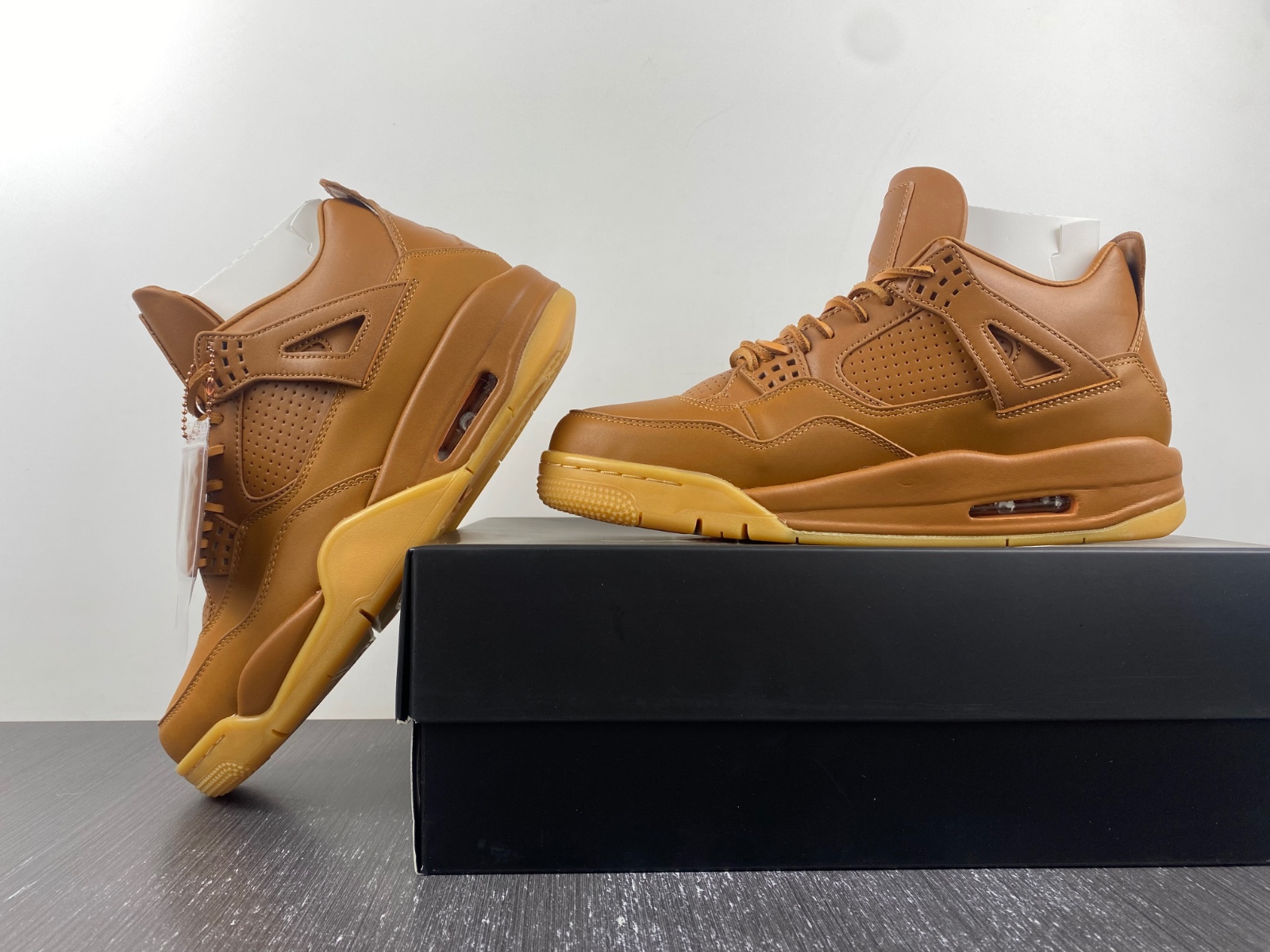Air Jordan 4 Premium “Ginger”
