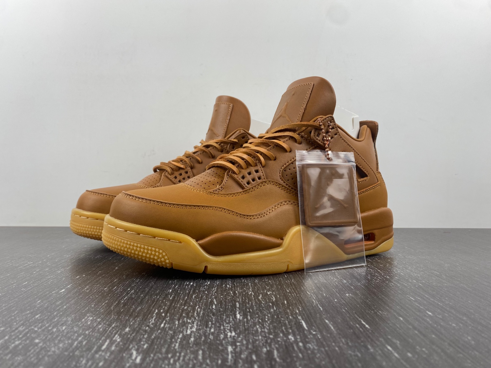 Air Jordan 4 Premium “Ginger”