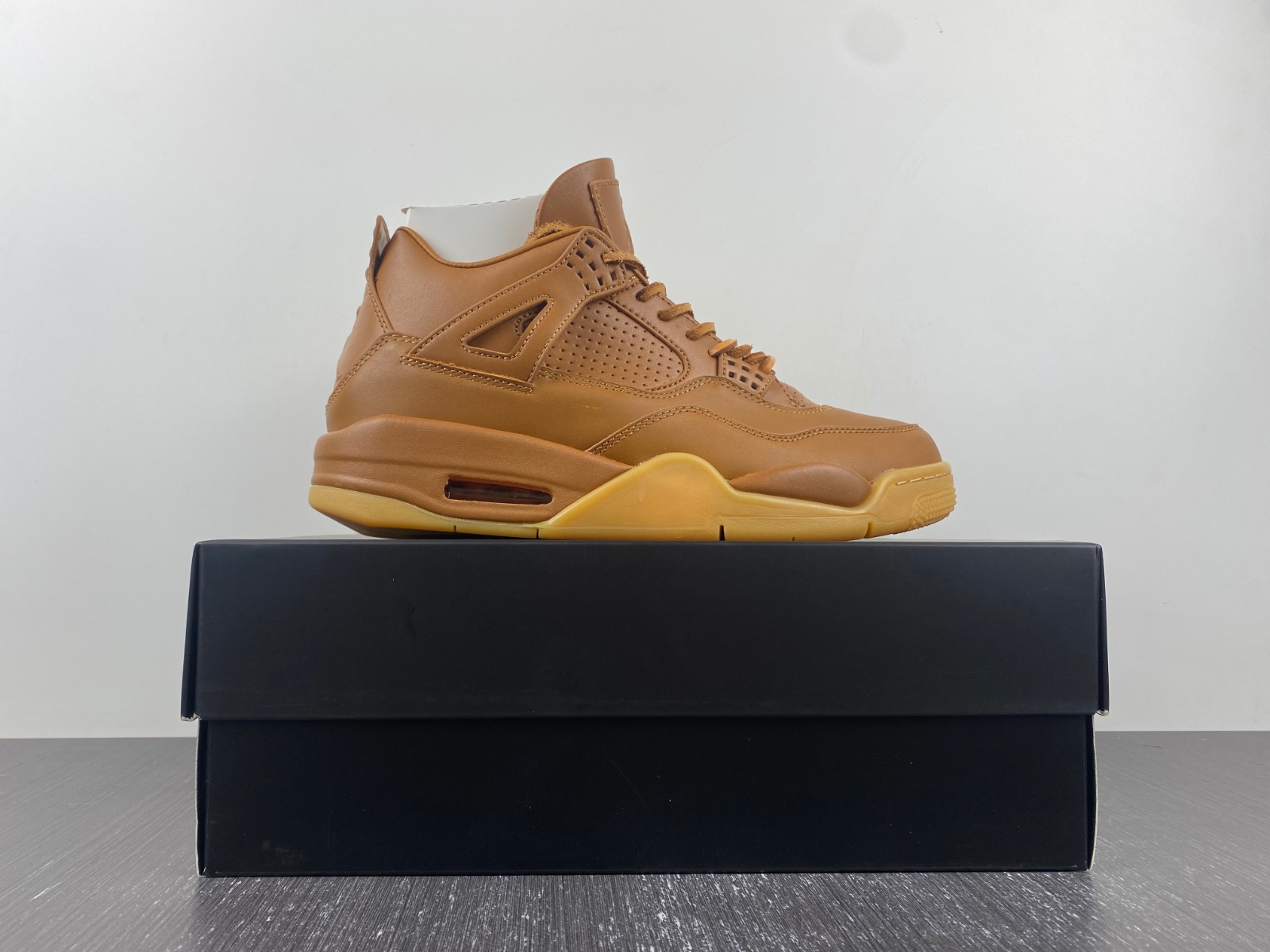 Air Jordan 4 Premium “Ginger”