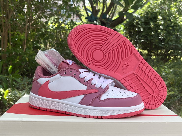 Travis Scott x Air Jordan 1 Low white powder back hook