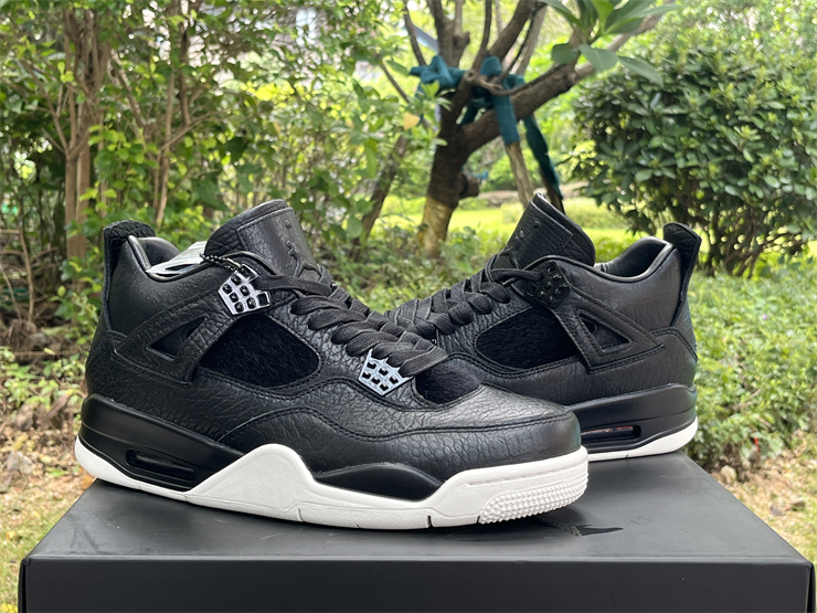Air Jordan 4 Premium “Dark Horse”