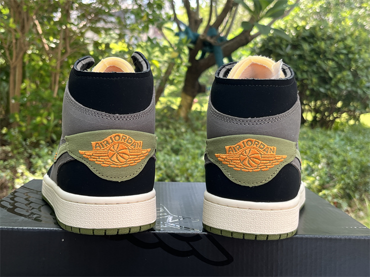 Air Jordan 1 Mid SE Craft