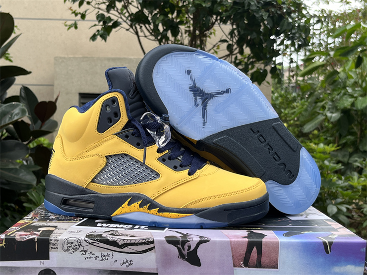 Air Jordan 5 SP “Michigan”