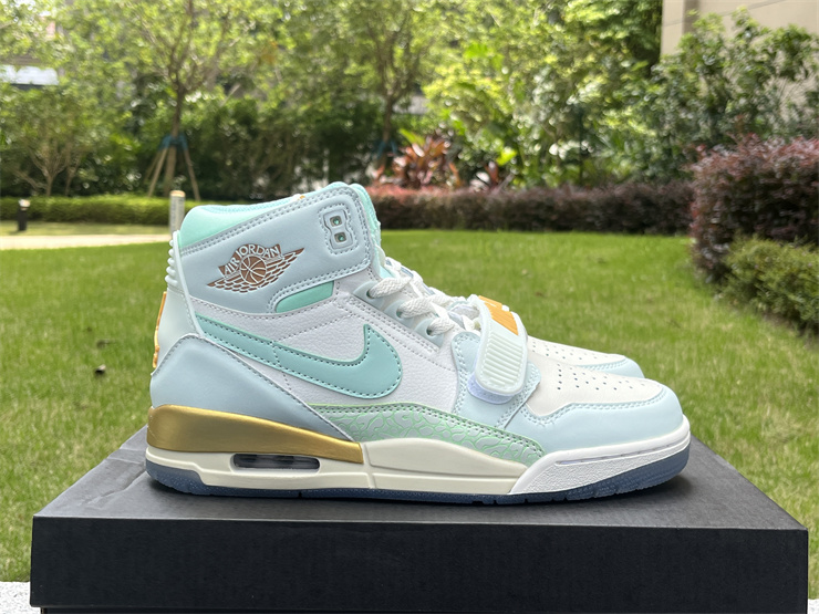 Jordan Legacy 312 .DR8486-131