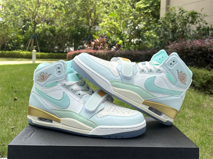 Jordan Legacy 312 .DR8486-131