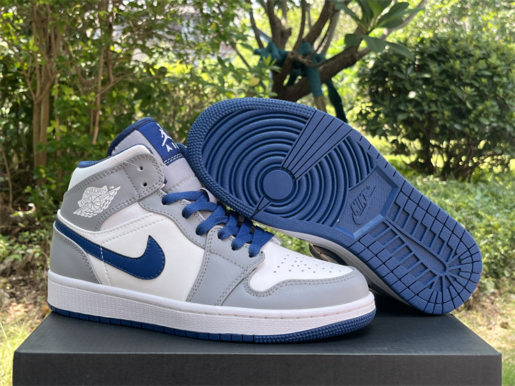 Air Jordan 1 Mid “True Blue”