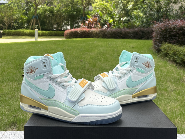 Jordan Legacy 312 .DR8486-131