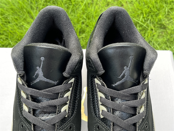 Air Jordan 3 WMNS “Off Noir”