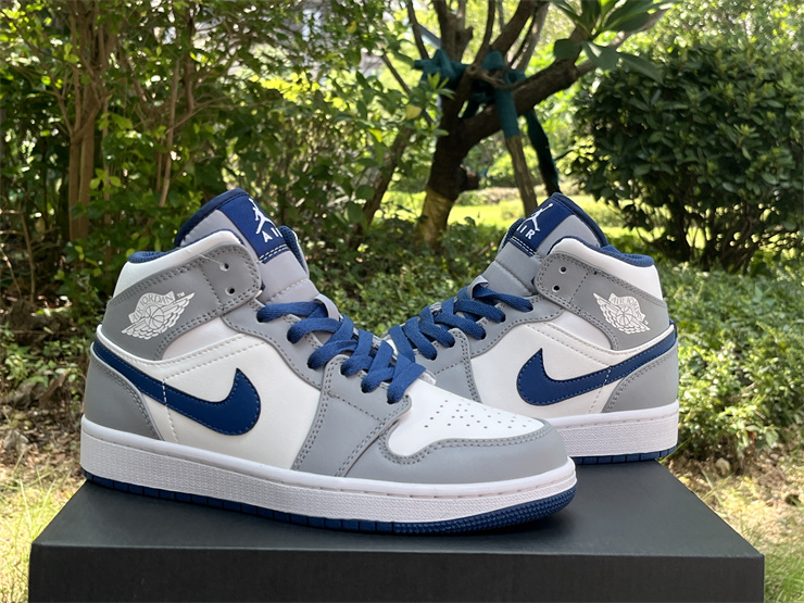 Air Jordan 1 Mid “True Blue”