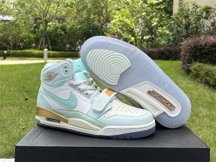 Jordan Legacy 312 .DR8486-131