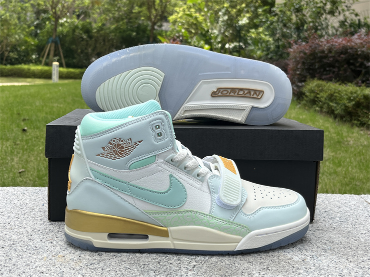 Jordan Legacy 312 .DR8486-131