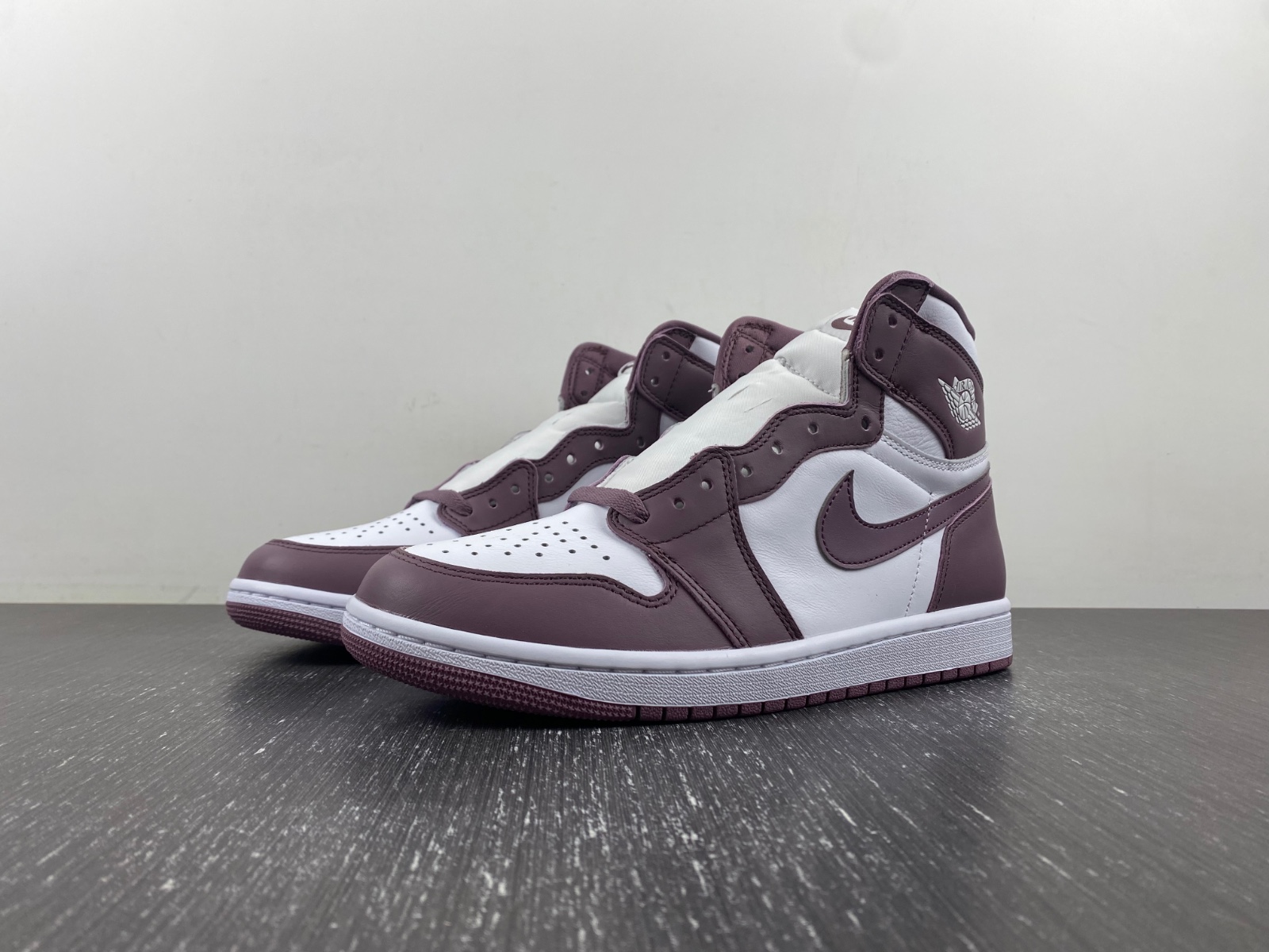 Air Jordan 1 High OG “Mauve”