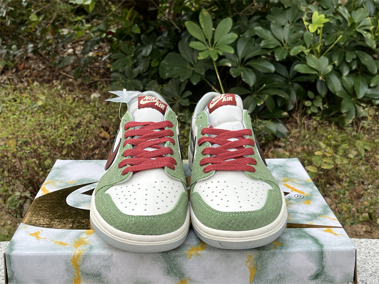 Air Jordan 1 Low white and green snake print