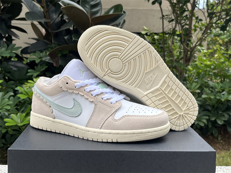 Air Jordan 1 Low pink