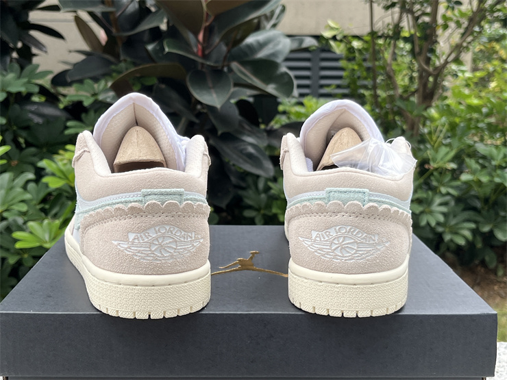 Air Jordan 1 Low pink