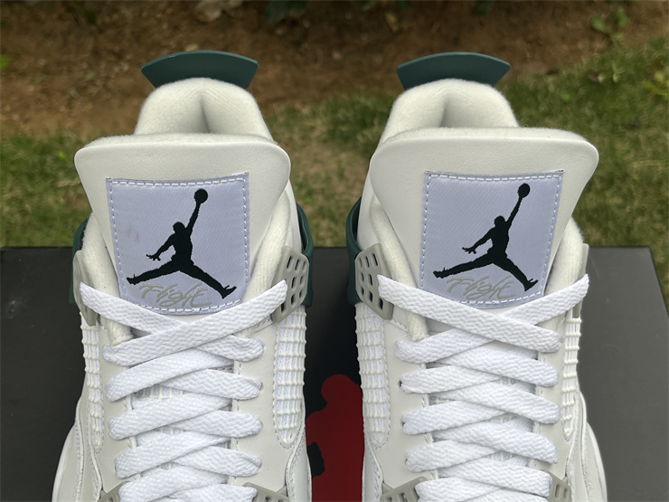 Air Jordan 4 