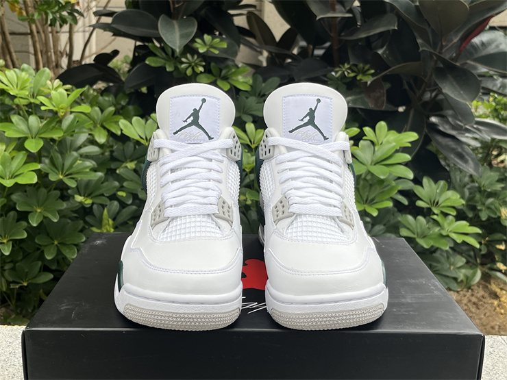 Air Jordan 4 