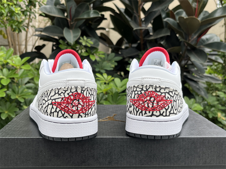 Air Jordan 1 Phat Low cement ash