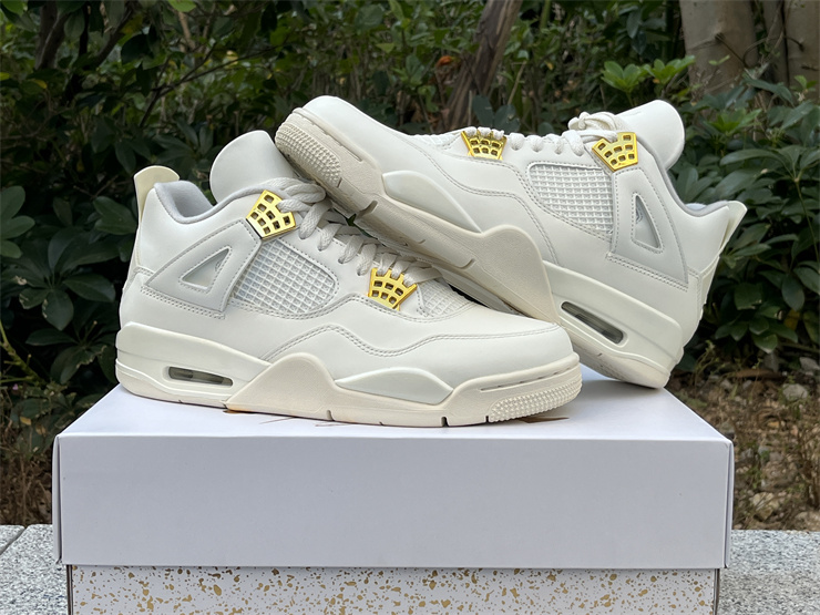 Air Jordan 4 WMNS “Sail”