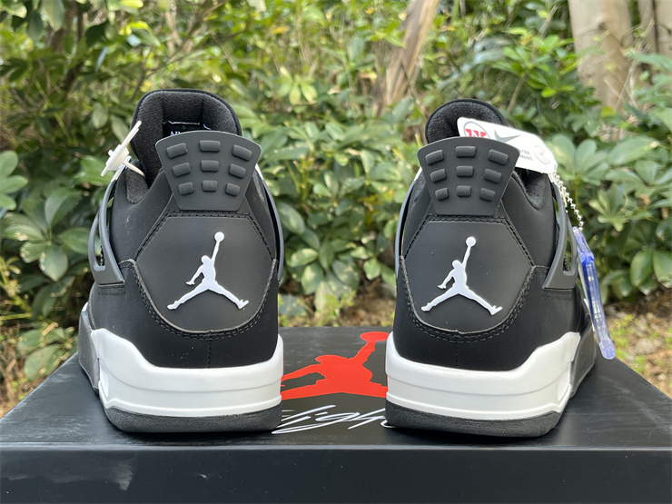 Air Jordan 4 Black and white
