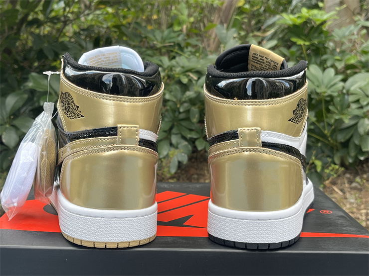 Air Jordan 1 Retro High Gold Top 3