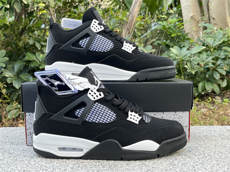 Air Jordan 4 Black and white