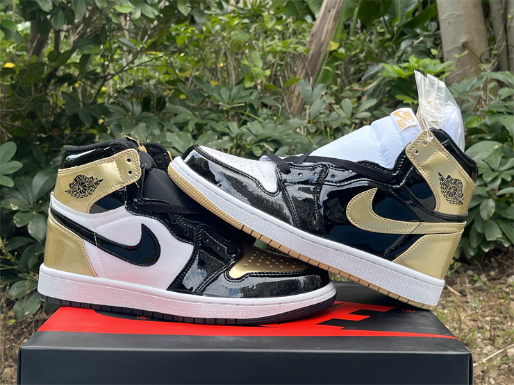 Air Jordan 1 Retro High Gold Top 3
