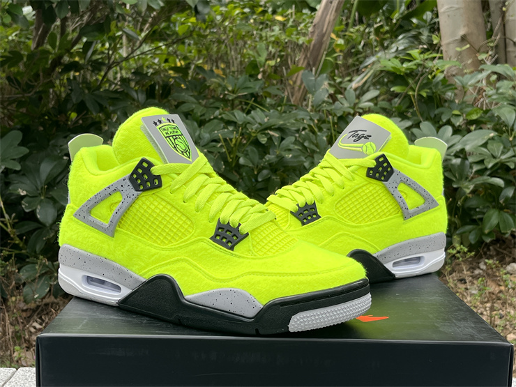 Air Jordan 4 fluorescent green
