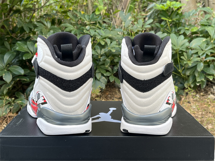 Air Jordan 8 Retro Bugs Bunny