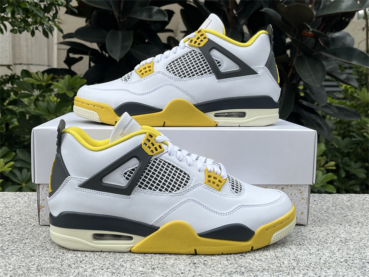 Air Jordan 4 “Vivid Sulfur”
