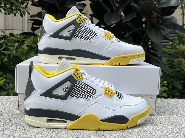 Air Jordan 4 “Vivid Sulfur”
