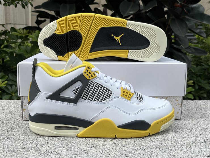 Air Jordan 4 “Vivid Sulfur”