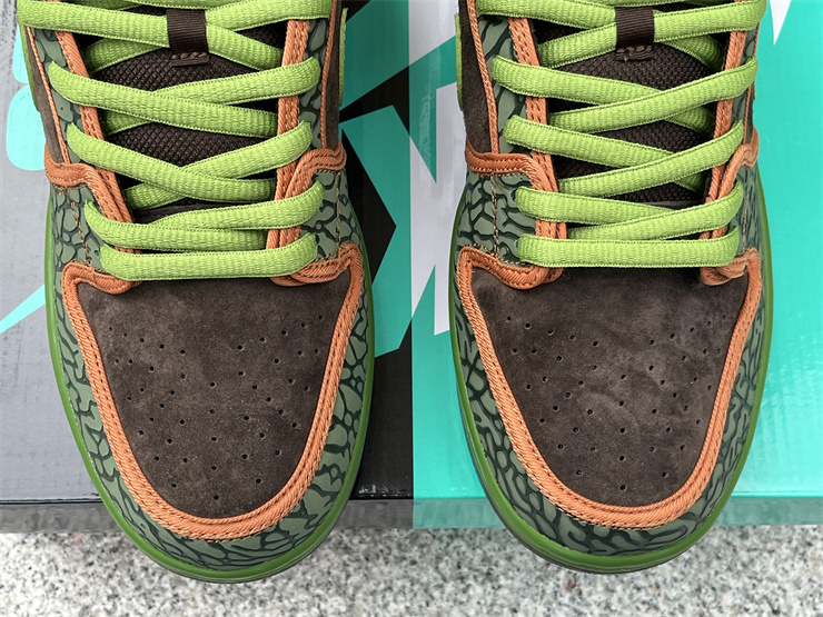 Nike SB Dunk Low Premium “DE LA SOUL”